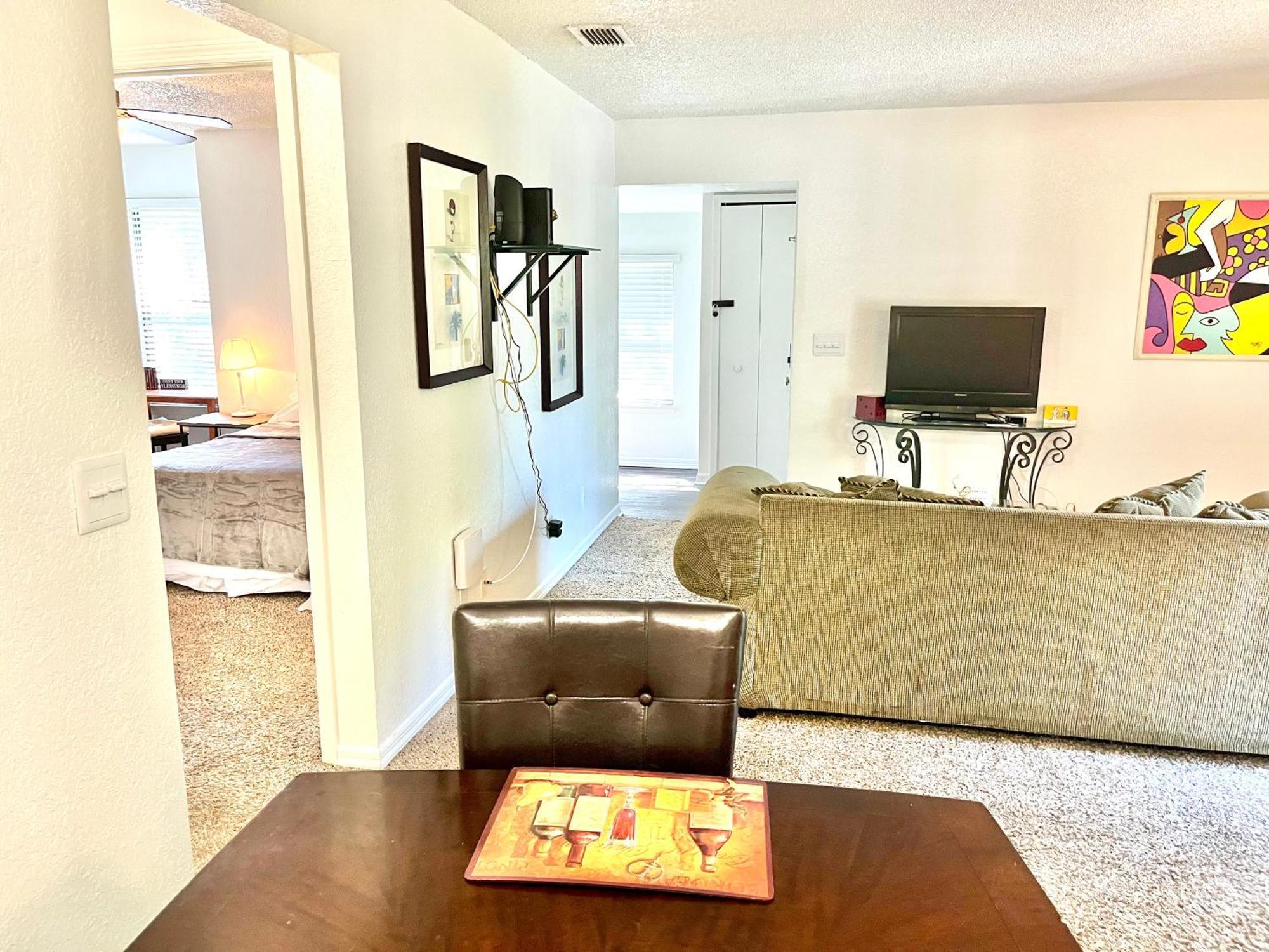 Daytona 2 Bed Apartment 10 Minutes To Beach With Balcony 포트 오렌지 외부 사진